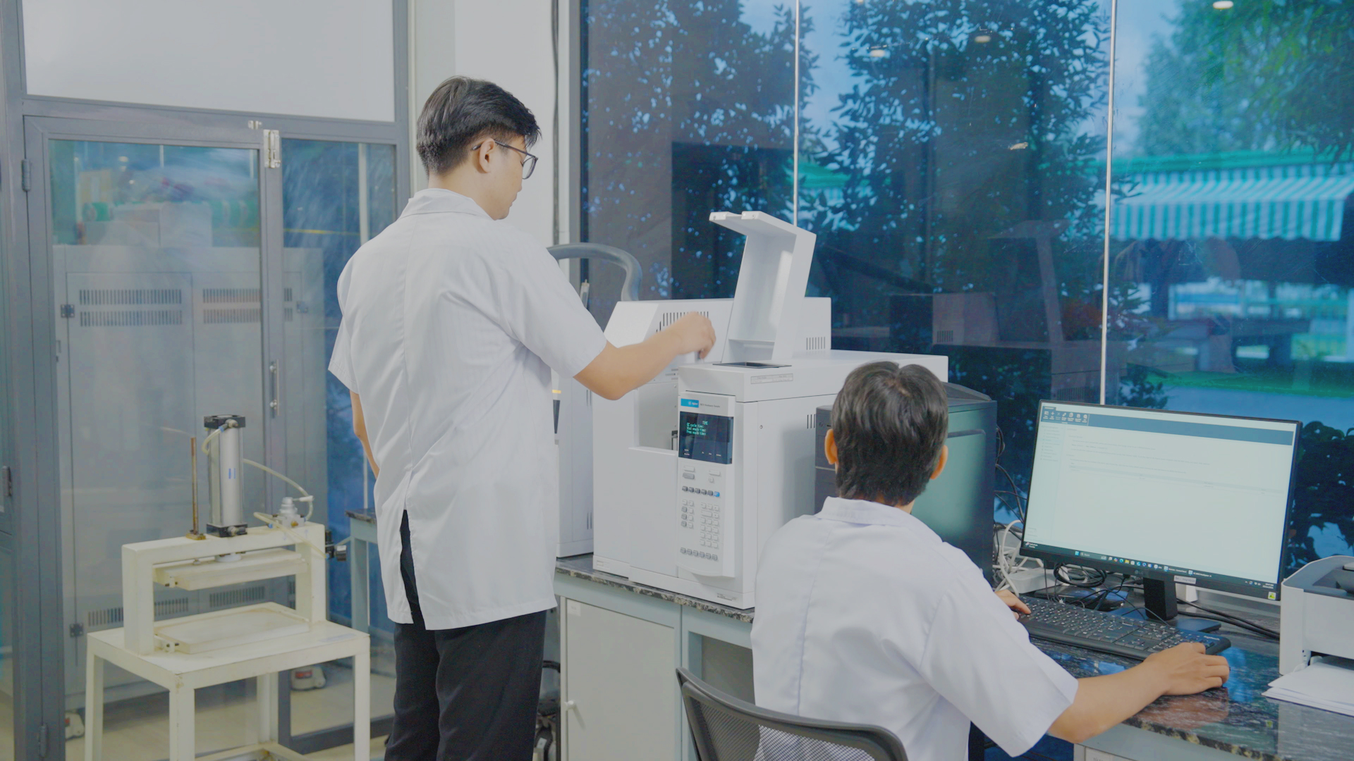 302f9c0c660b2e2c6b5357c611e90678455b1312 (1)